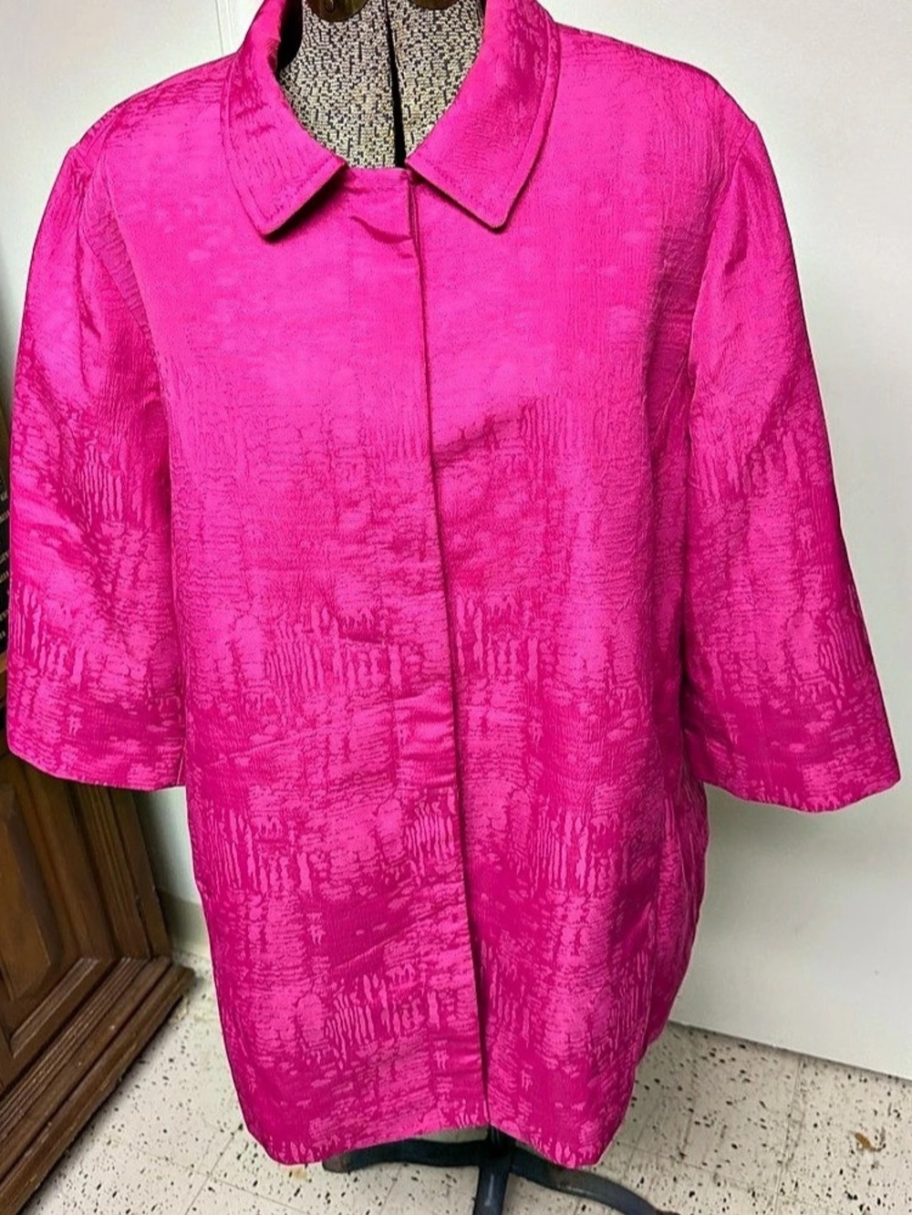 Chico's Pink Textured Jacket Size 3 Like New